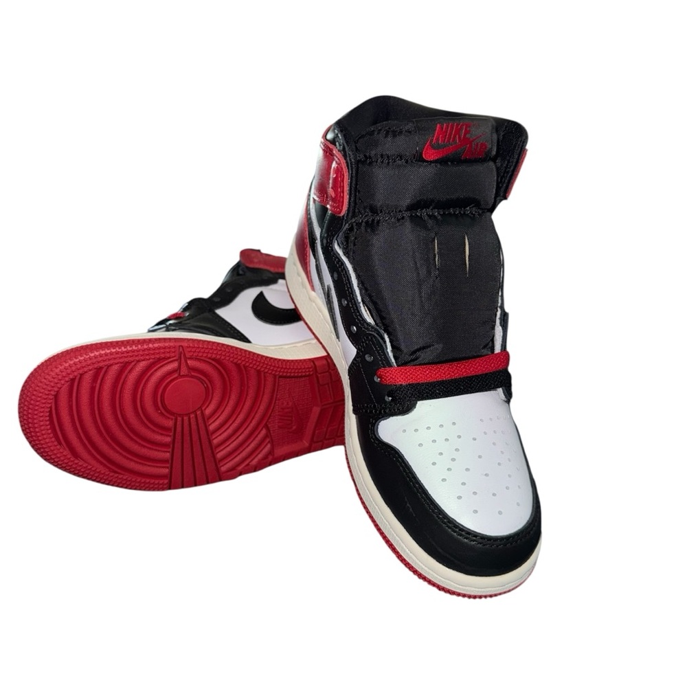 Nike Air Jordan 1 Retro OG High Black, Red, and White Sneakers dizzy 4 Y